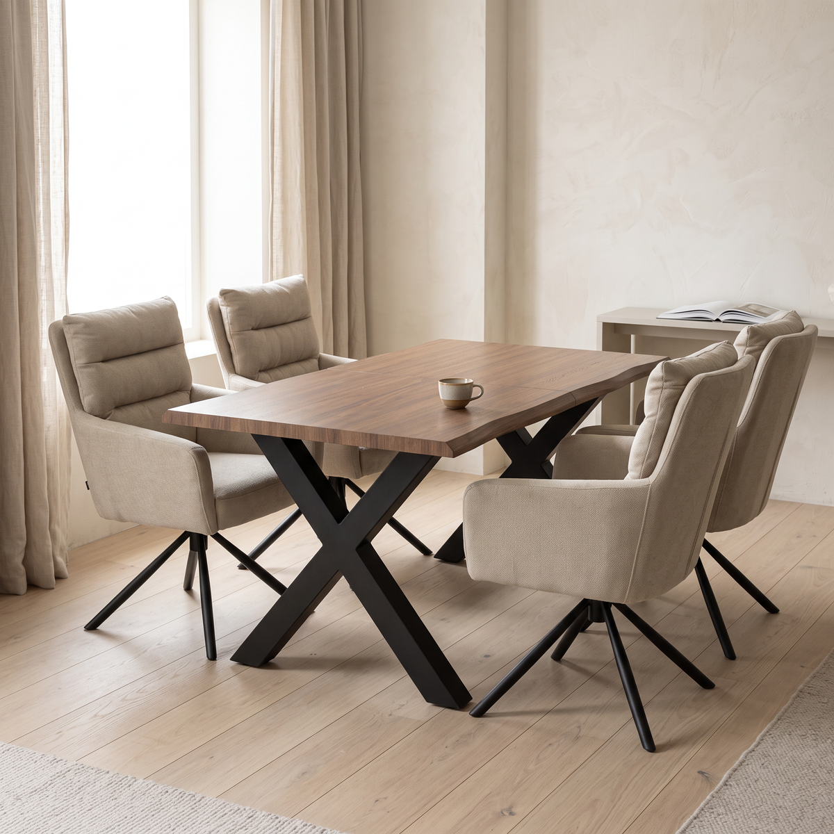 Ebon Eettafelset met 4 Enzo Stoelen - Beige / Donker hout – fotorealistisch interieur 1