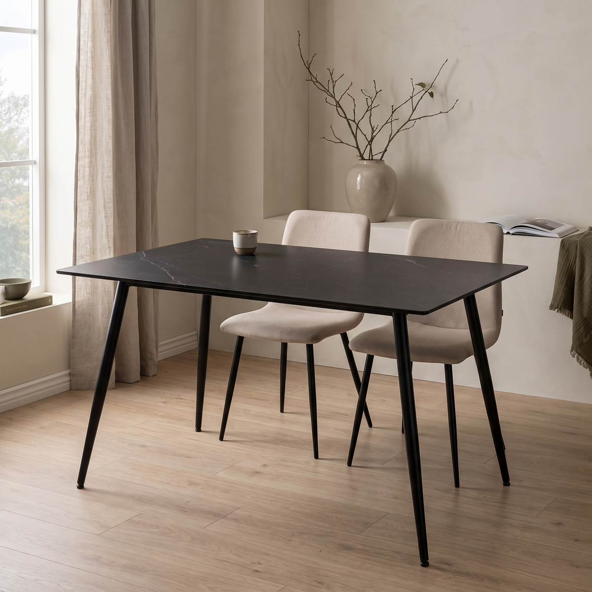 Eettafel CERAMON 120 Zwart – fotorealistisch interieur 3