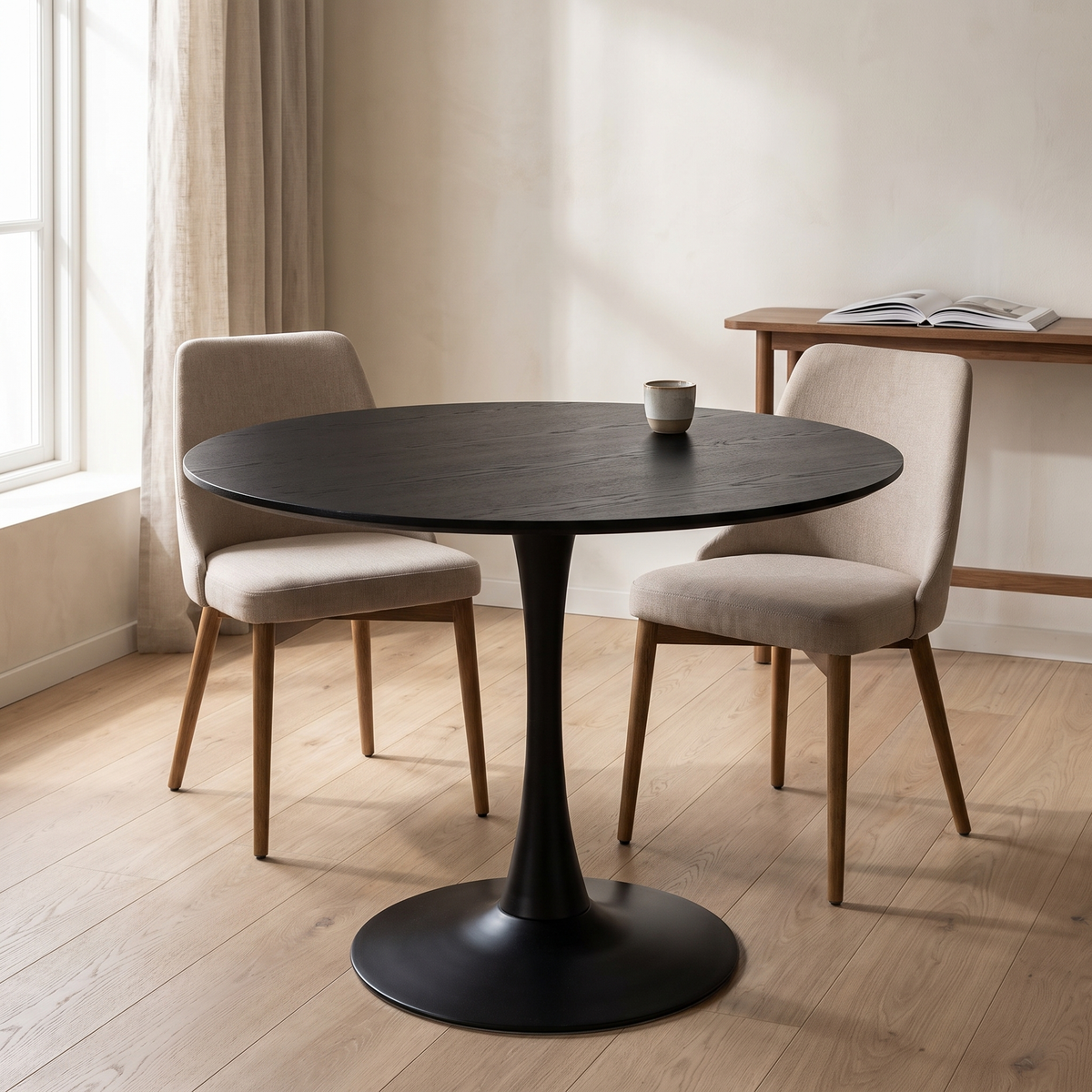 Eettafel ORBIS 100 Zwart – fotorealistisch interieur 1