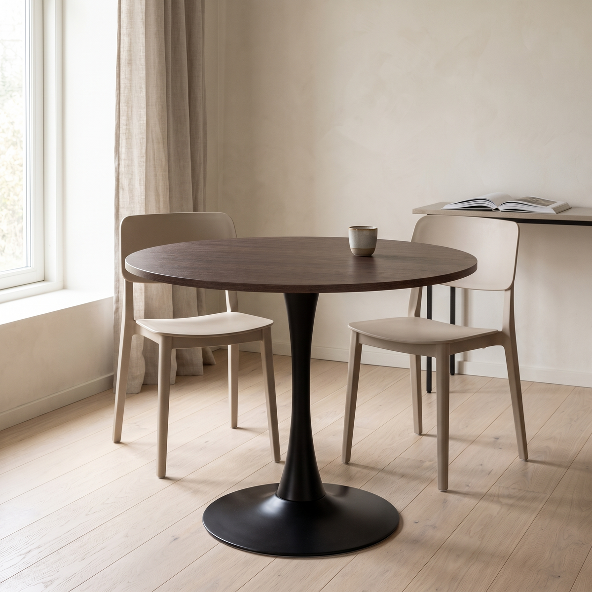 Eettafel ORBIS 80 Bruin – fotorealistisch interieur 1