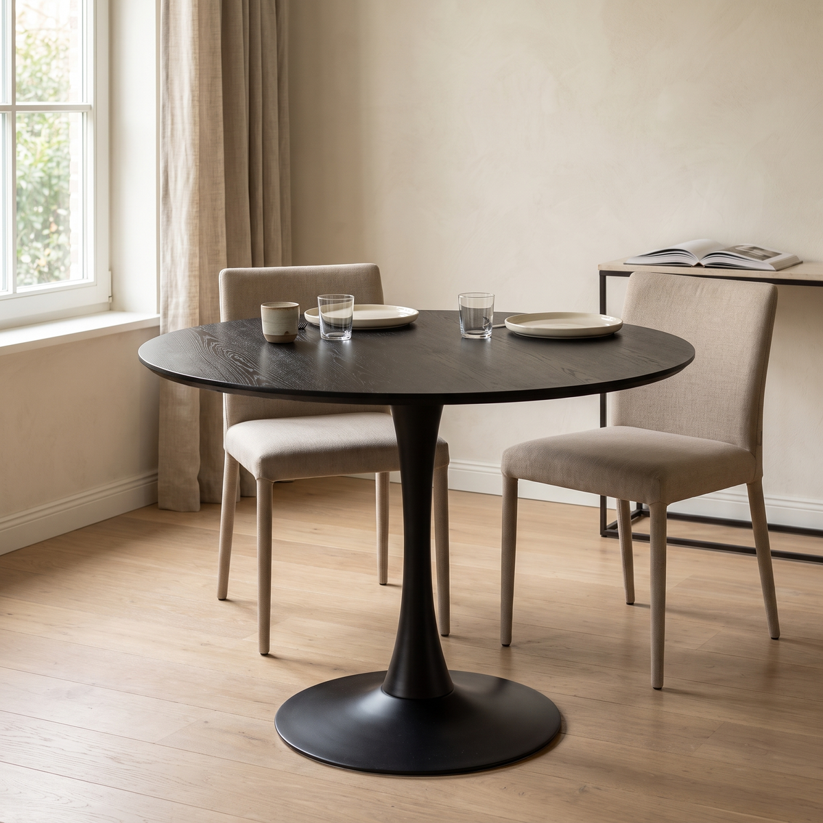 Eettafel ORBIS 80 Zwart – fotorealistisch interieur 4