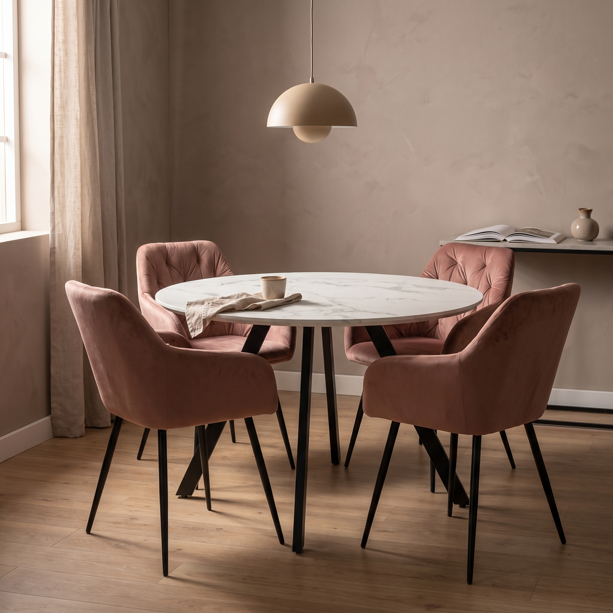 Gyrus Eettafelset met 4 Siena Stoelen - Wit / Roze – fotorealistisch interieur 2