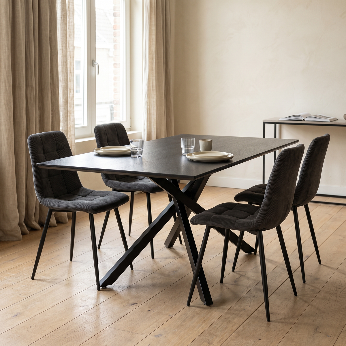 Neross Eettafelset met 4 Aria Stoelen - Zwart / Grijs – fotorealistisch interieur 4