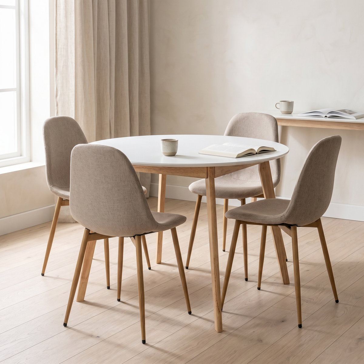 Scandinavia Eettafelset met 4 Marie Stoelen – fotorealistisch interieur 1
