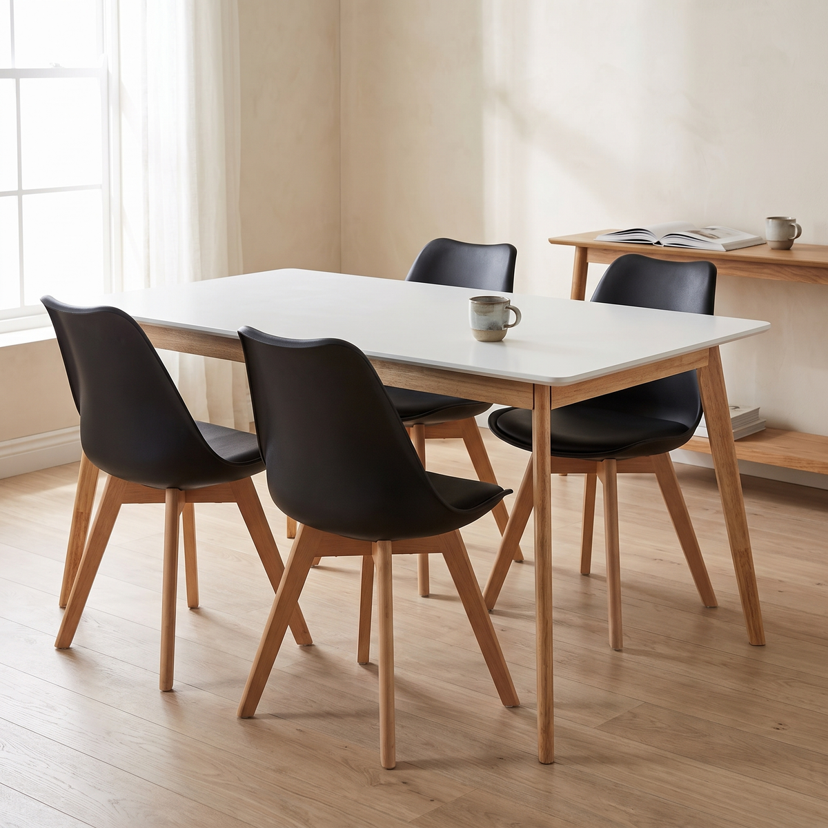 Scandinavia Eettafelset met 4 Scandino Stoelen - Zwart / Wit / Licht hout – fotorealistisch interieur 1