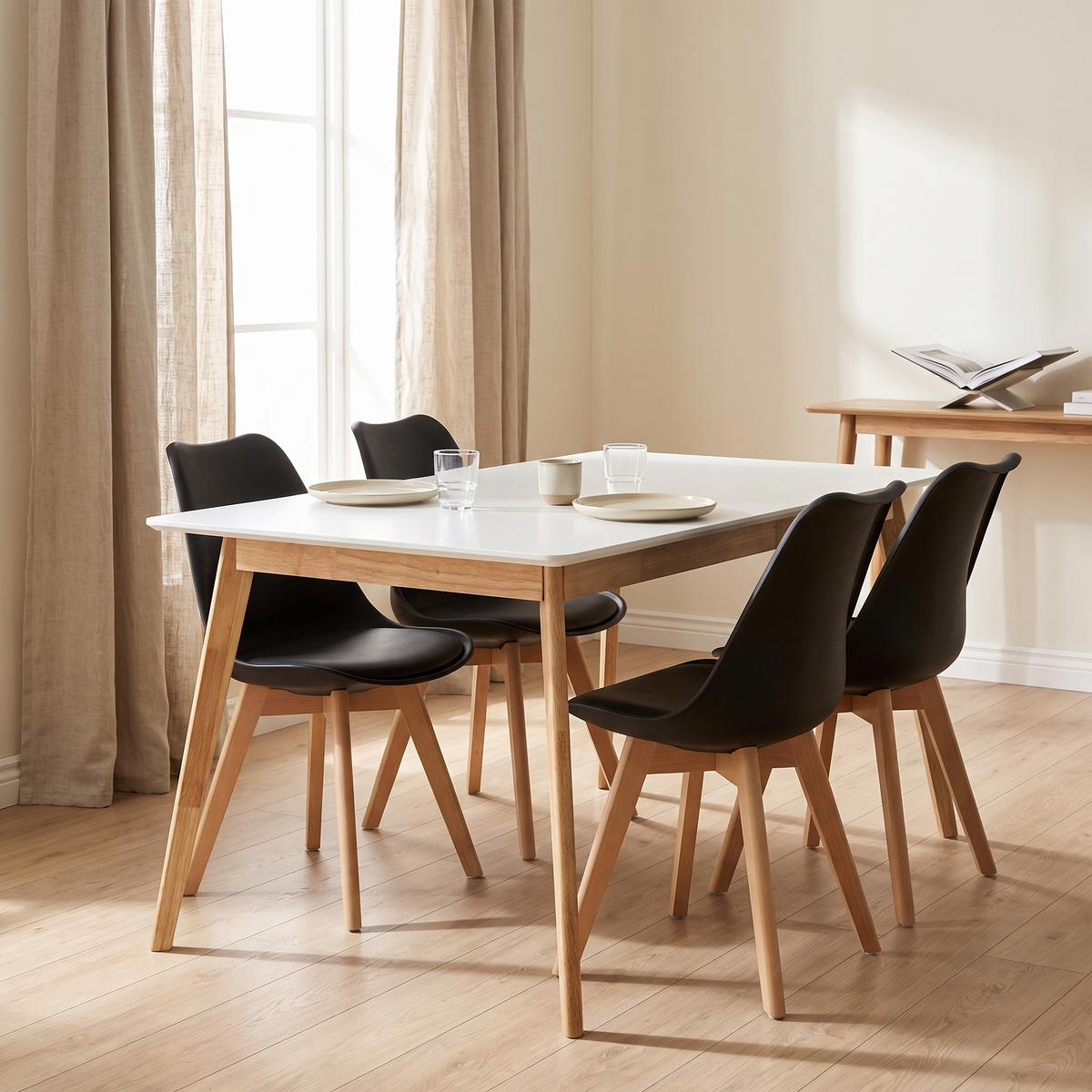 Scandinavia Eettafelset met 4 Scandino Stoelen - Zwart / Wit / Licht hout – fotorealistisch interieur 4